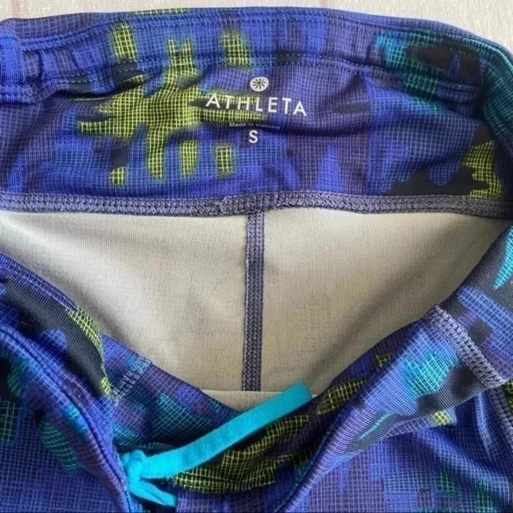 Athleta Camo Be Free Knicker Crop Leggings Blue - Picture 3 of 15